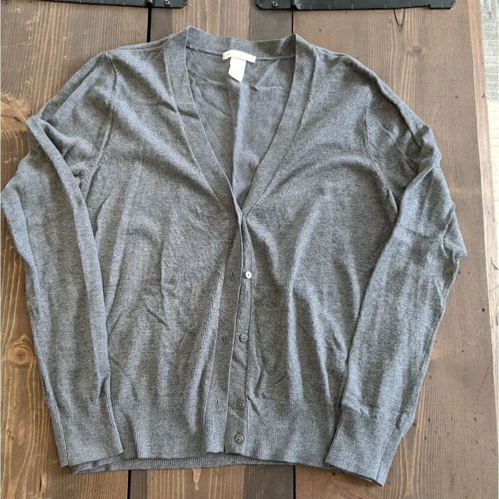 H&M Basic V neck cardigan gray size small